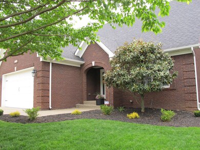 6108 Hudson Creek Dr, Louisville, KY 40291 - photo 2