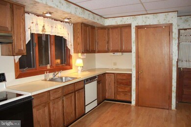 301 E Walnut St, Sellersville, PA 18960 - photo 7