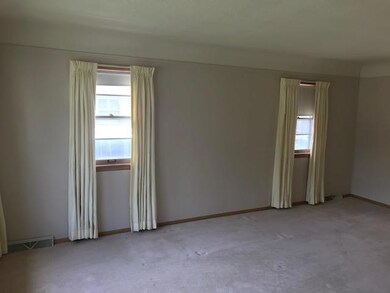 3902 Aurora Ave, Des Moines, IA 50310 - photo 3