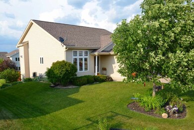 889 Ashworth Dr, Oregon, WI 53575 - photo 2