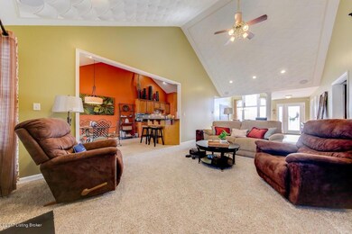 6307 Saskatchewan Dr, Louisville, KY 40228 - photo 7