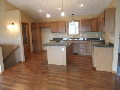 220 Genesis Dr, Evansville, WI 53536 - photo 3