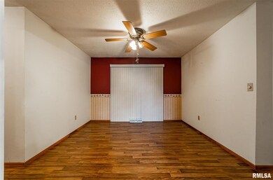 8 Sycamore Ln, Lincoln, IL 62656 - photo 6