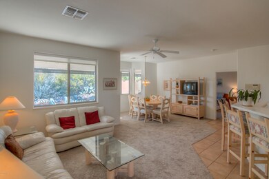 19 Living Room photo c