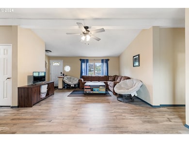 1083 S 59th St, Springfield, OR 97478 - photo 7