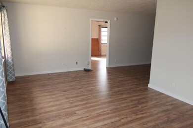 LIVING / DINING