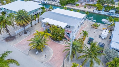 951 Lagoon Dr