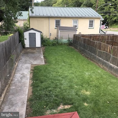 111 W B St, Brunswick, MD 21716 - photo 3