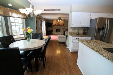 1136 Catalpa Ln, Naperville, IL 60540 - photo 6