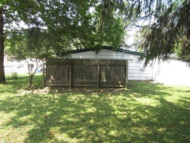 1622 Dundee Ct, Columbus, OH 43227 - photo 5