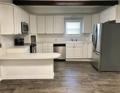 1517 E 3rd St, Elk City, OK 73644 - photo 5