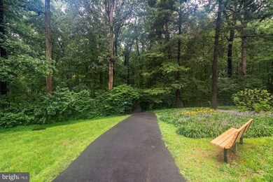 1664 Parkcrest Cir unit 300, Reston, VA 20190 - photo 3