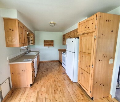 306 S Bernard St, Chewelah, WA 99109 - photo 3