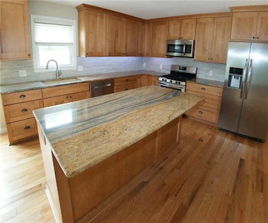 6908 Brownridge Dr, Shawnee, KS 66218 - photo 7