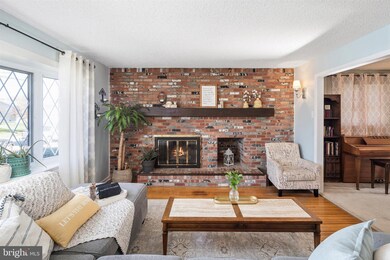 2 Sycamore Dr, Burlington, NJ 08016 - photo 4