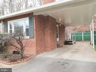 17926 Curtis Dr, Dumfries, VA 22026 - photo 3