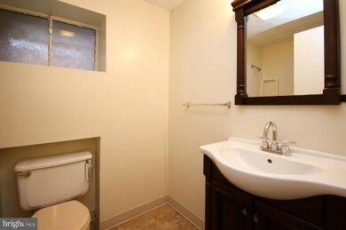 1012 Poplar Dr, Falls Church, VA 22046 - photo 6