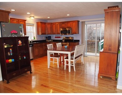 113 Border St unit 113, Whitinsville, MA 01588 - photo 2