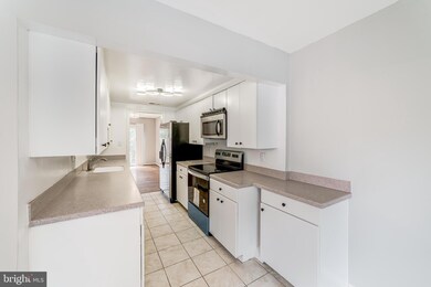 6012 Morgan Ct, Alexandria, VA 22312 - photo 7