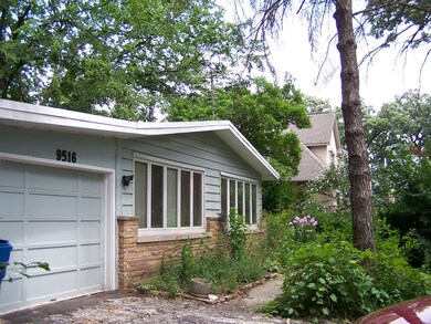 9516 Forest Place, Des Plaines, IL 60016 - photo 2