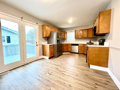 24 Corliss Ave, Rensselaer, NY 12144 - photo 5