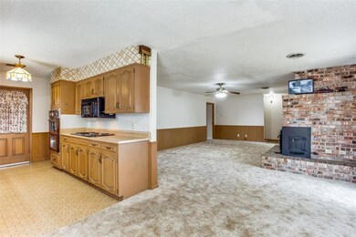 1101 Hillside Dr, Gainesville, TX 76240 - photo 7