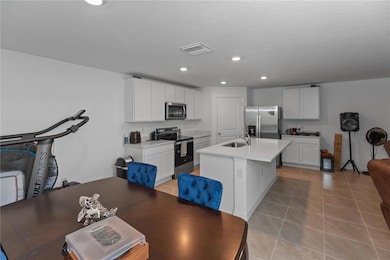 37357 Sharks Eye Ln, Zephyrhills, FL 33541 - photo 6