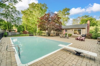 43 Elizabeth Cir, Longmeadow, MA 01106 - photo 2