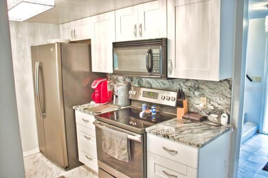 Look at this GORGEOUS Kitchen!!