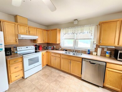1749 Broadway, South Portland, ME 04106 - photo 7