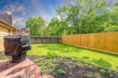 7667 Athlone Dr, Houston, TX 77088 - photo 5