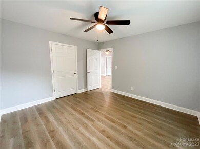 415 S Green St, Statesville, NC 28677 - photo 7