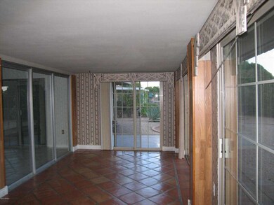 9517 W. Rolling Hills Dr.