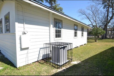 8714 Spaulding St, Houston, TX 77016 - photo 3