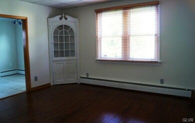 2326 N Lehigh Ave, Whitehall, PA 18052 - photo 4