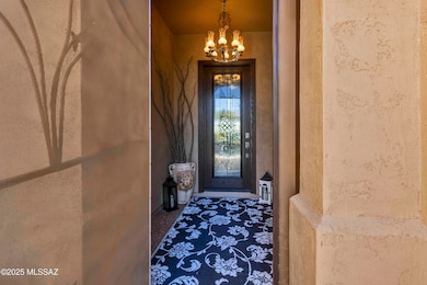 Covedred Front Alcove