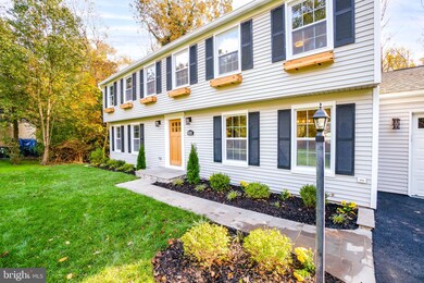 2908 Rock Manor Ct, Herndon, VA 20171 - photo 3