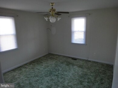 6701 Brooklyn Bridge Rd, Laurel, MD 20707 - photo 2