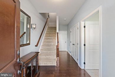 22476 Cambridgeport Square, Ashburn, VA 20148 - photo 3
