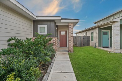 12512 Newport Arch Ln, Houston, TX 77047 - photo 4