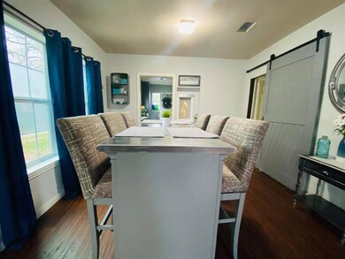 202 N Riverside Dr, Fort Worth, TX 76111 - photo 4