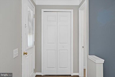 16865 Miranda Ln, Woodbridge, VA 22191 - photo 3