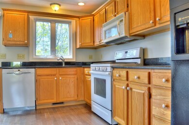 90 Sumner St unit E, Quincy, MA 02169 - photo 2