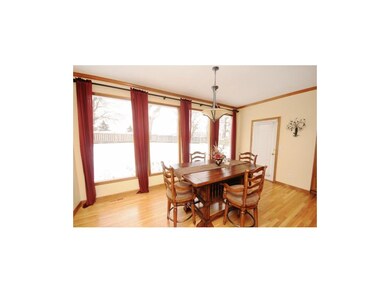 Large light-filled breakfast room