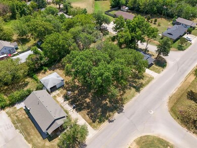 1201 N Center Ave, Bethel Acres, OK 74801 - photo 5