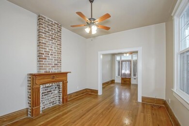 Front 2 rooms on 2728 side
