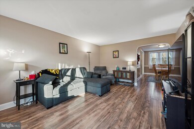 807 Crescent Dr, Glenolden, PA 19036 - photo 4