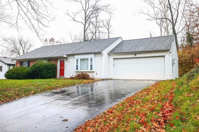 1021 Newcastle Dr, Cincinnati, OH 45231 - photo 2