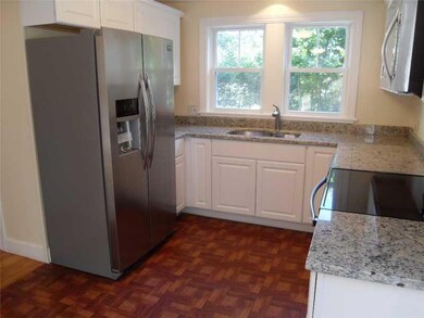 Kitchen. New cabinets, granite...