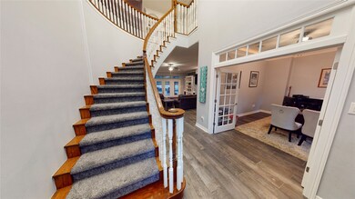 Circular staircase opens your dreamhouse